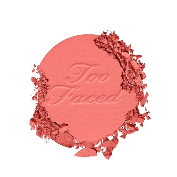 NWT Too Faced Cloud Crush Head In The Clouds Blurring Blush - Picture 3 of 3